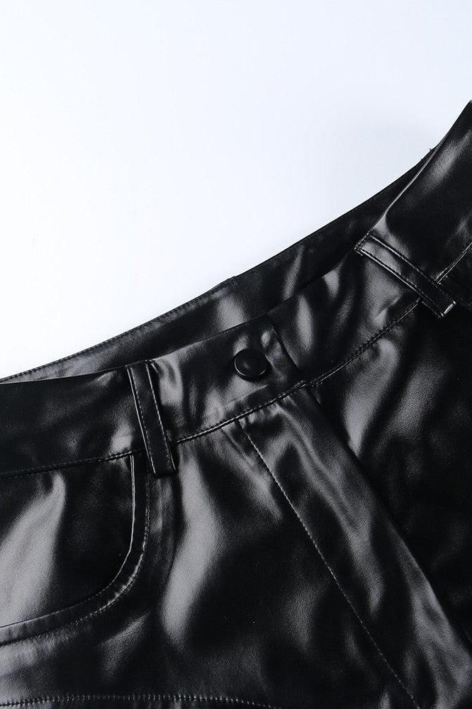 Triangle Pocket Short