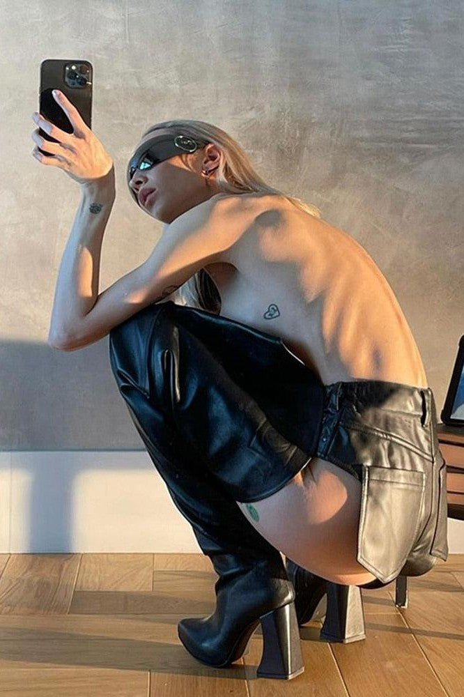 Triangle Pocket Short